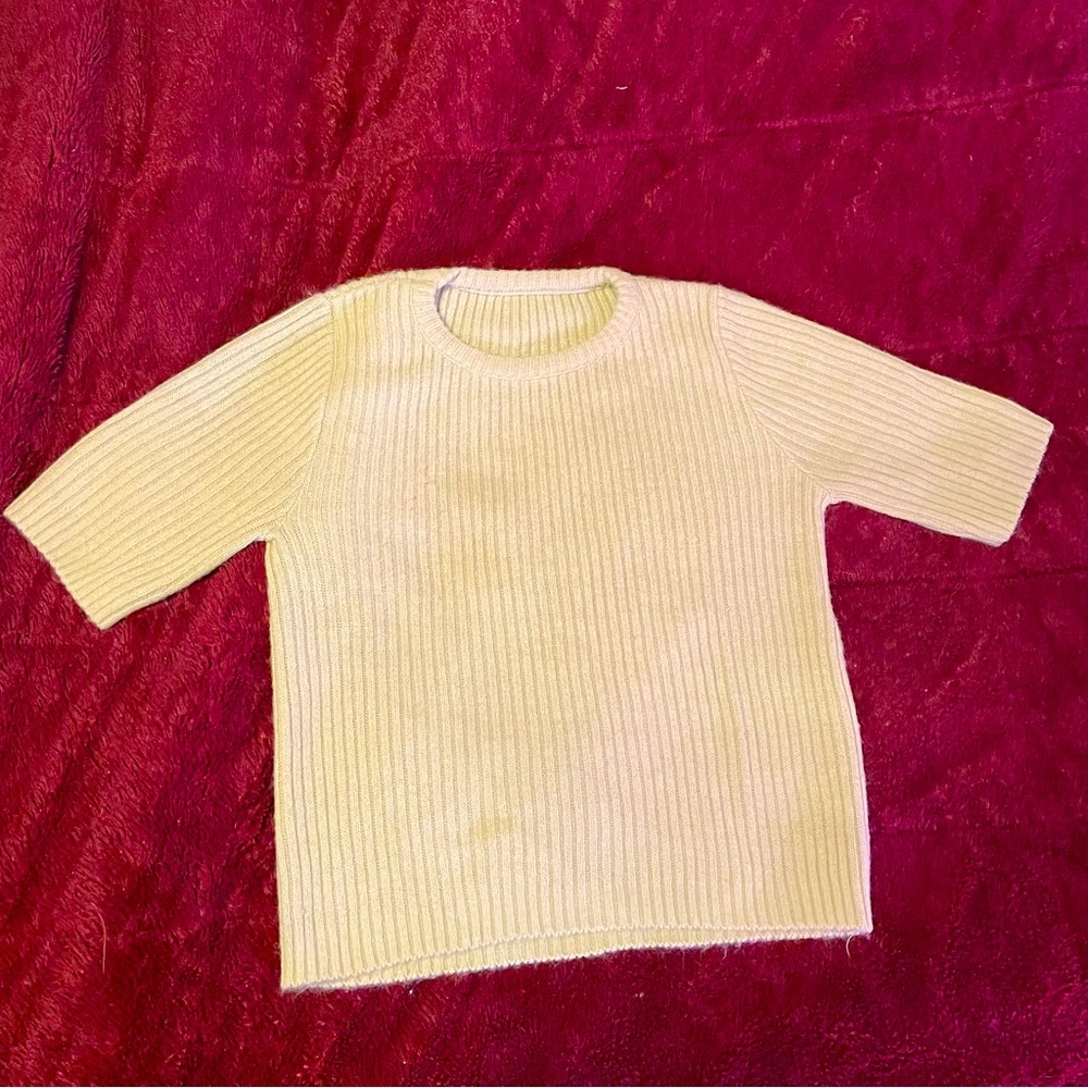 Short sleeve knit sweater